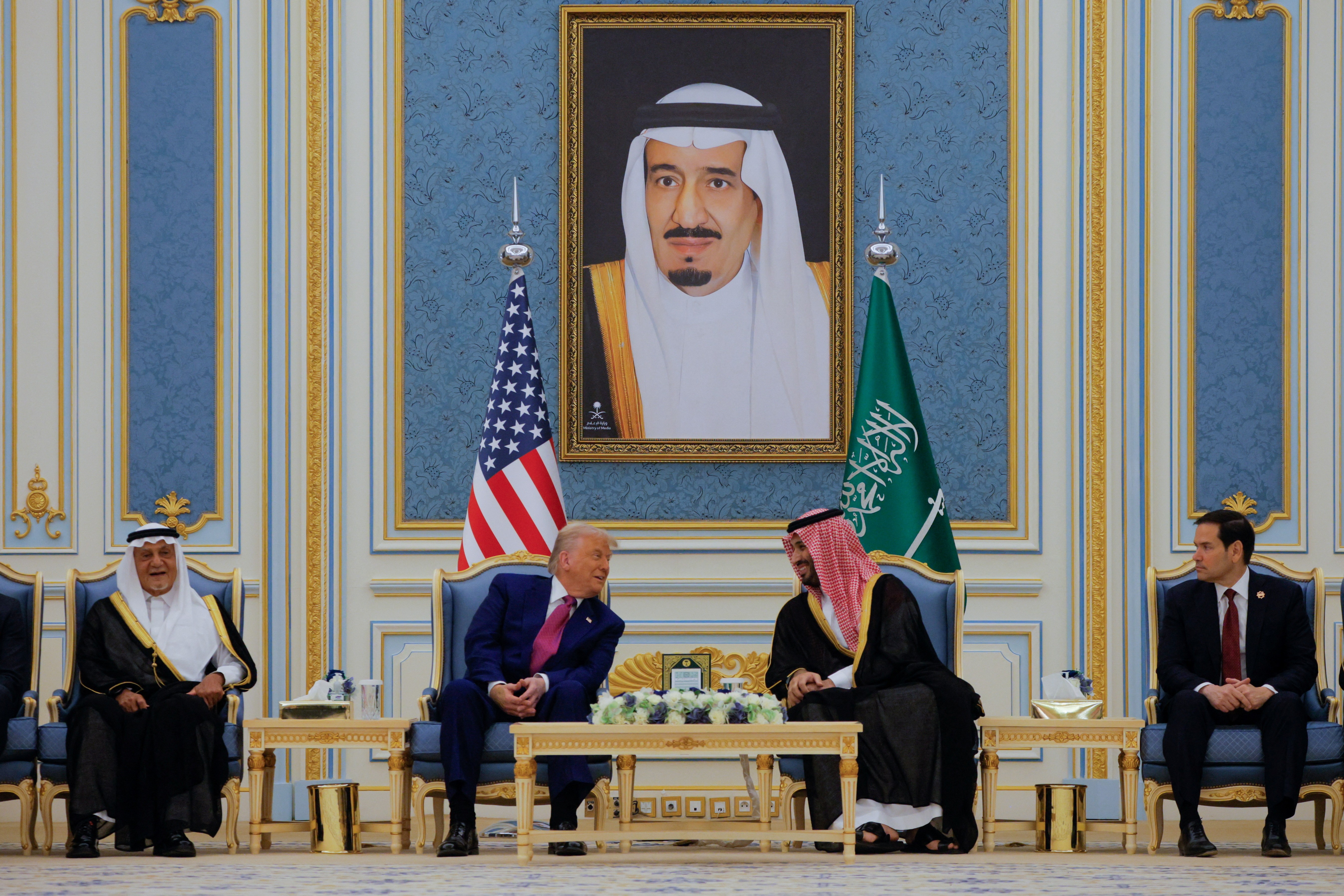 Trump chega à Arábia Saudita em 1ª viagem internacional de seu novo mandato