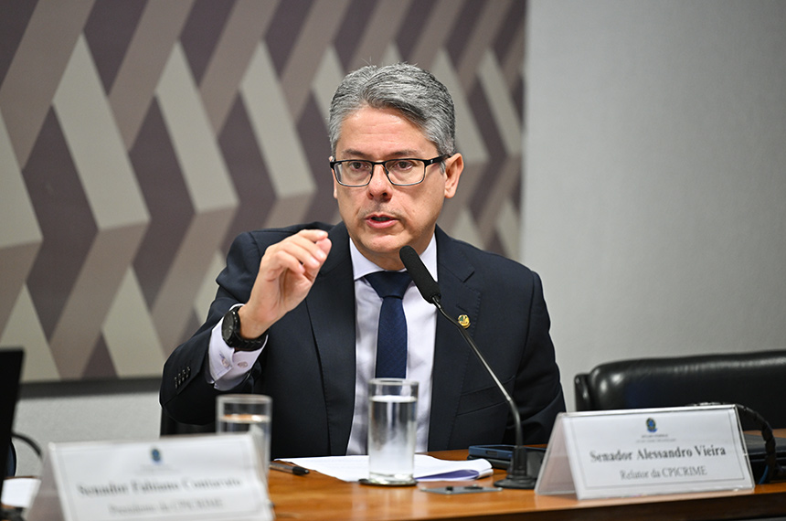 Protocolado pedido de CPI para investigar Moraes, Toffoli e Vorcaro