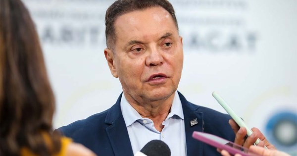 Botelho critica primeiro ano de Abilio; 'não evoluiu nada'