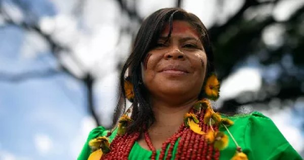 Mulher indígena assume vaga na ALMT e faz história