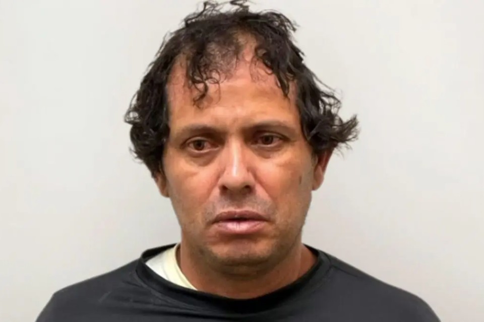 Motorista de aplicativo é preso após tirar a calça diante de passageira em Anápolis; polícia busca outras vítimas