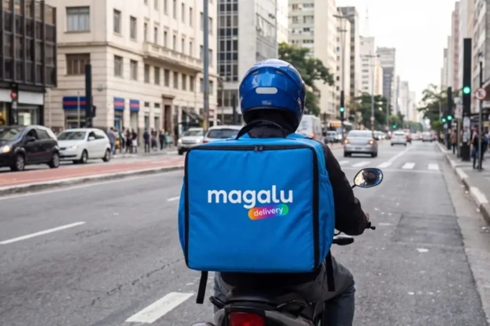 Magalu lança aplicativo de delivery para concorrer com iFood