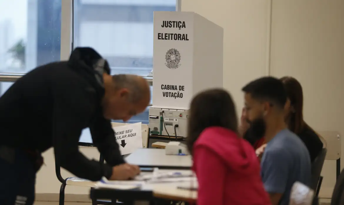 Treinamento prepara 1.550 mesários e mesárias para atuarem nas Eleições 2026