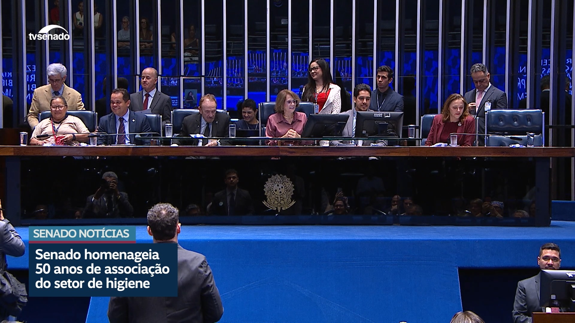 Vídeo: Senado homenageia trabalhadores da área de limpeza