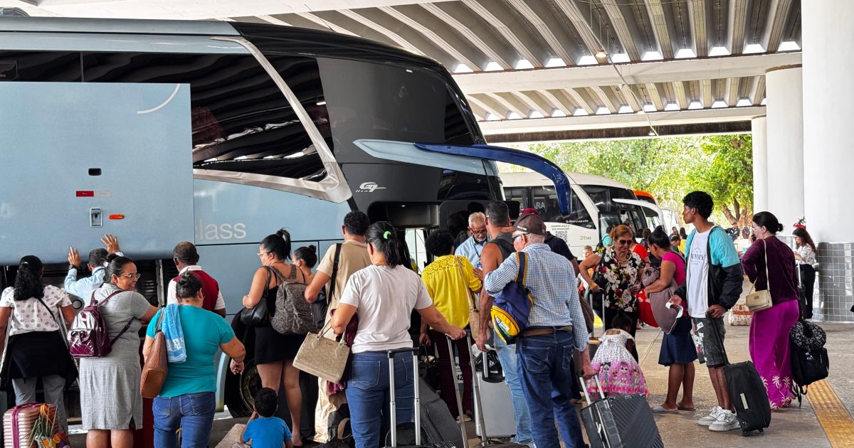 Feriado de Nossa Senhora Aparecida deve levar 20 mil passageiros ao terminal rodoviário de Cuiabá