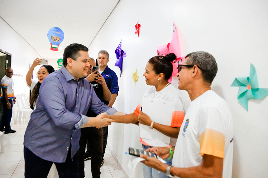 Davi Alcolumbre vota no Amapá e faz chamado à paz e ao respeito